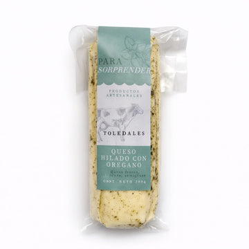 Queso hilado con orégano x 200 gr Toledales sobre fondo blanco
